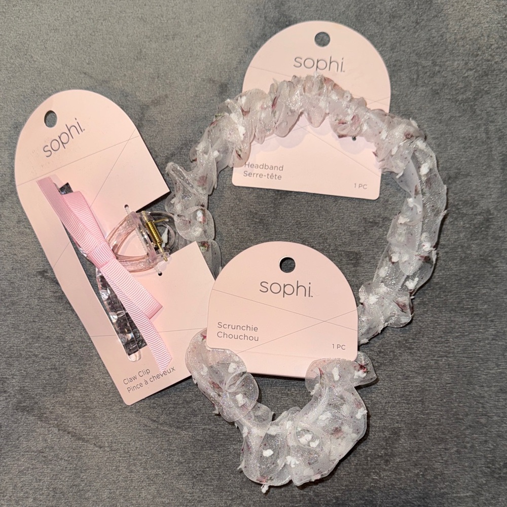 Sophi- NWT White Floral Scrunchie and Hair Accessories Set